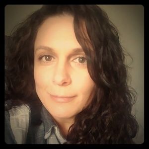 Meet your Posher, Carla